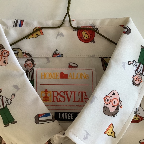 Home Alone button down shirt - Picture 3 of 4